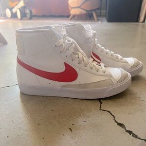 Nike Blazer Mid '77 Vintage Habanero Red